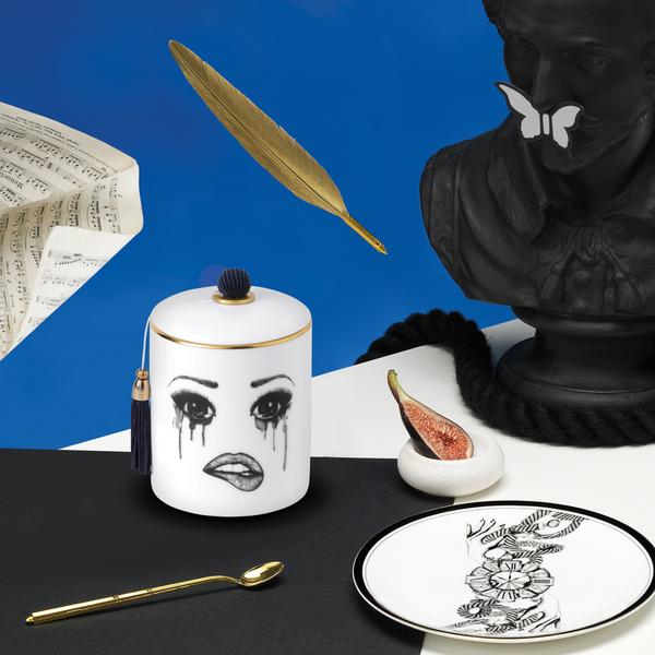 THE POET SCENTED CANDLE