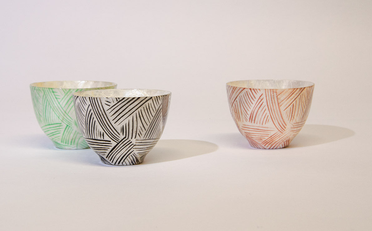 Graphic Red Pattern Mother of Pearl Cup