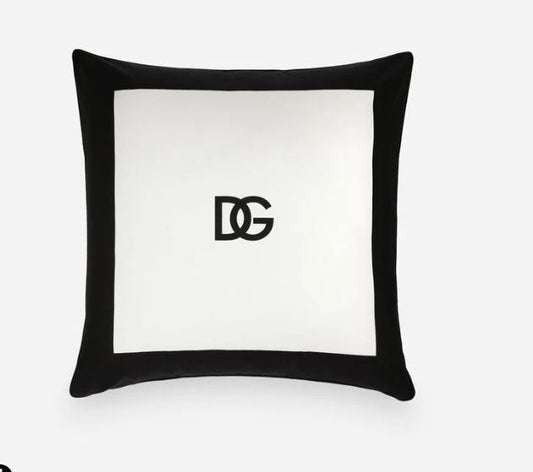 BLACK PILLOW D&G0037
