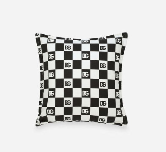 BLK/WHT PILLOW - D&G0036